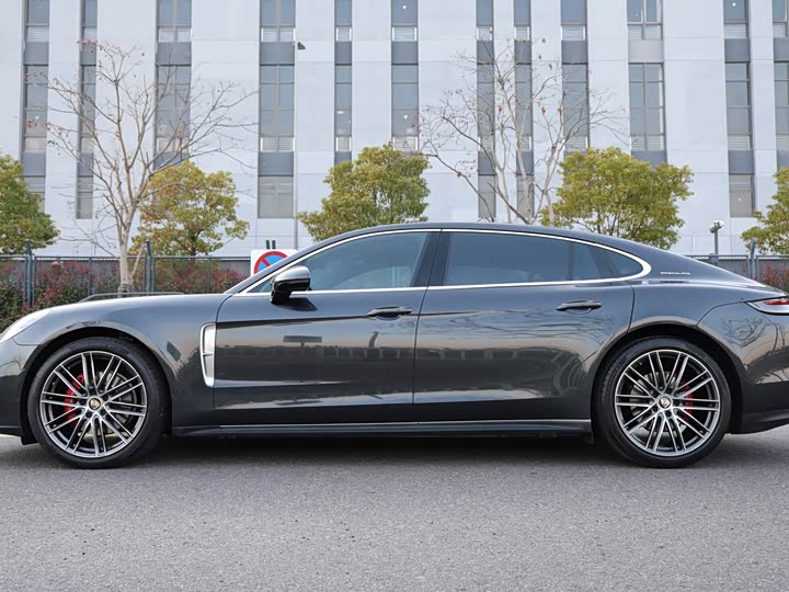 Фото 15 - Porsche Panamera