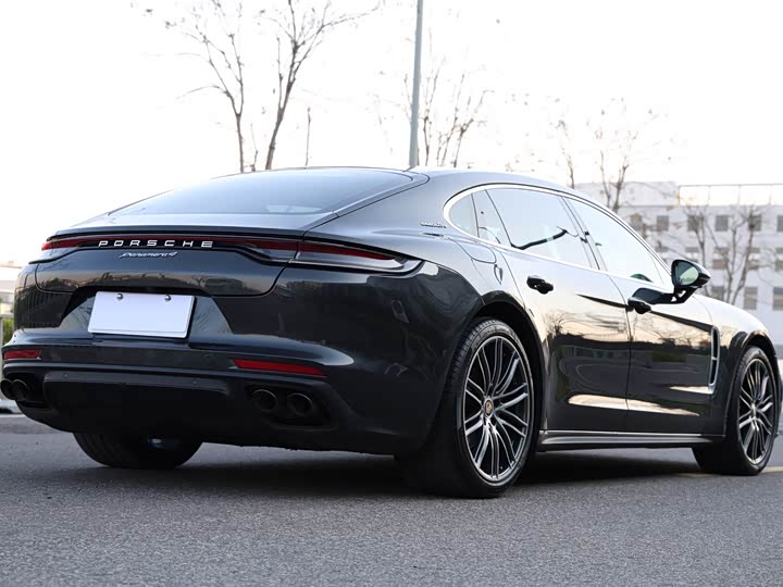 Фото 16 - Porsche Panamera