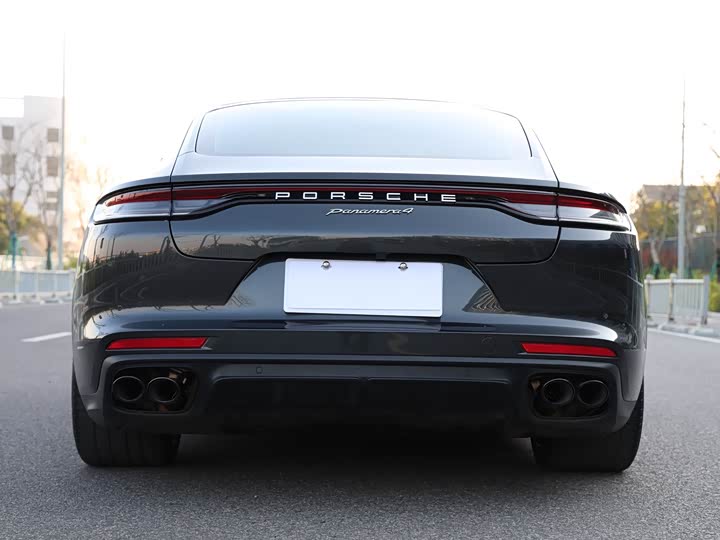 Фото 17 - Porsche Panamera