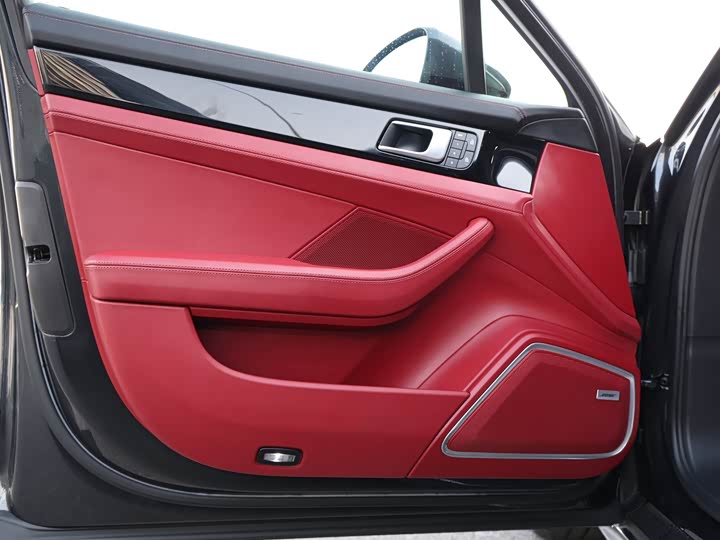 Фото 3 - Porsche Panamera