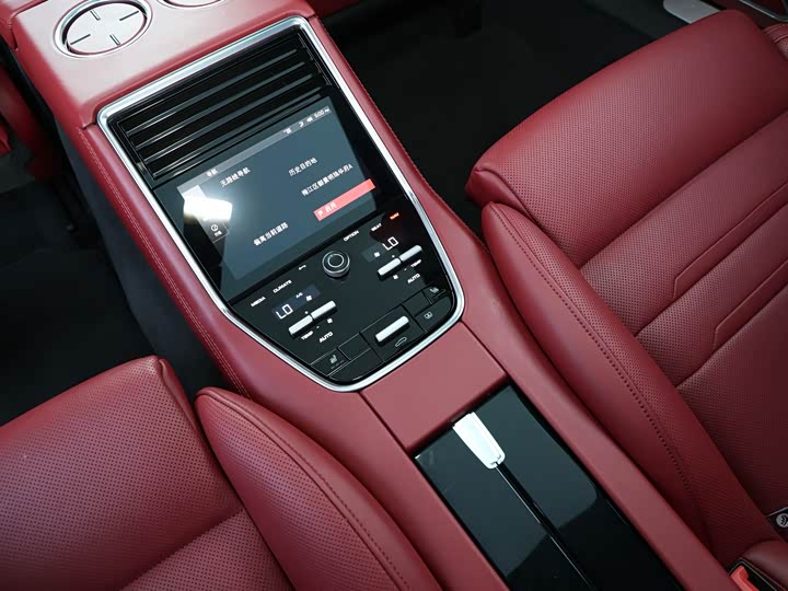 Фото 7 - Porsche Panamera