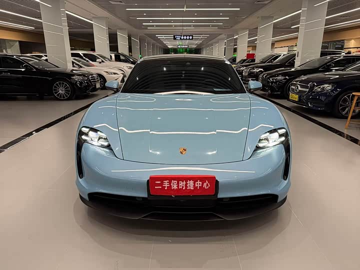 Фото 2 - Porsche Taycan