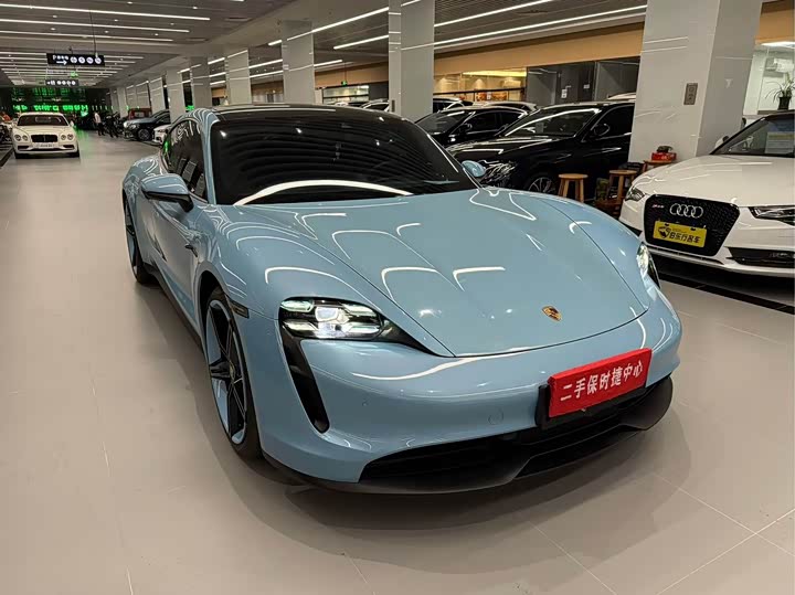 Фото 3 - Porsche Taycan