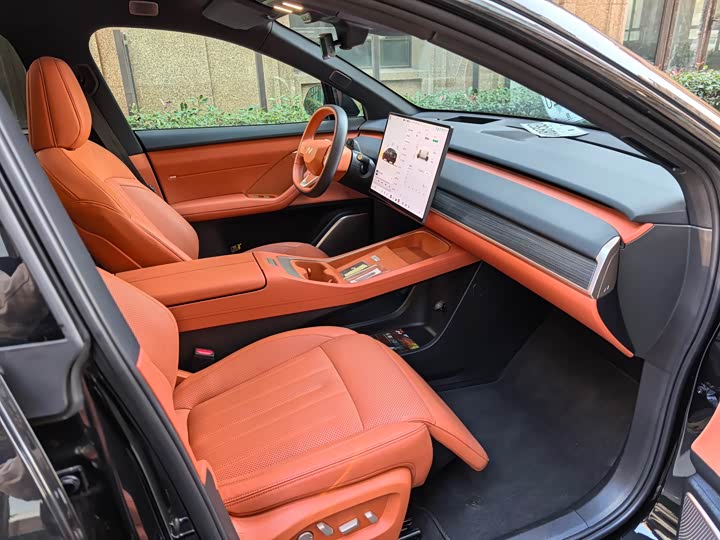 Фото 10 - Nio Onvo L60