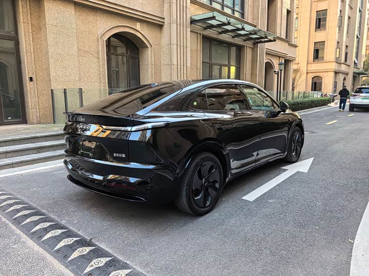 Фото 14 - Nio Onvo L60