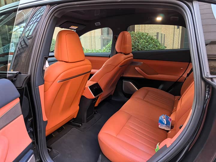 Фото 8 - Nio Onvo L60