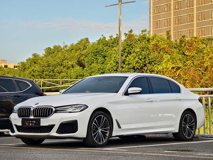 Фото 1 - BMW 5 Series