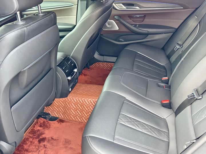 Фото 6 - BMW 5 Series