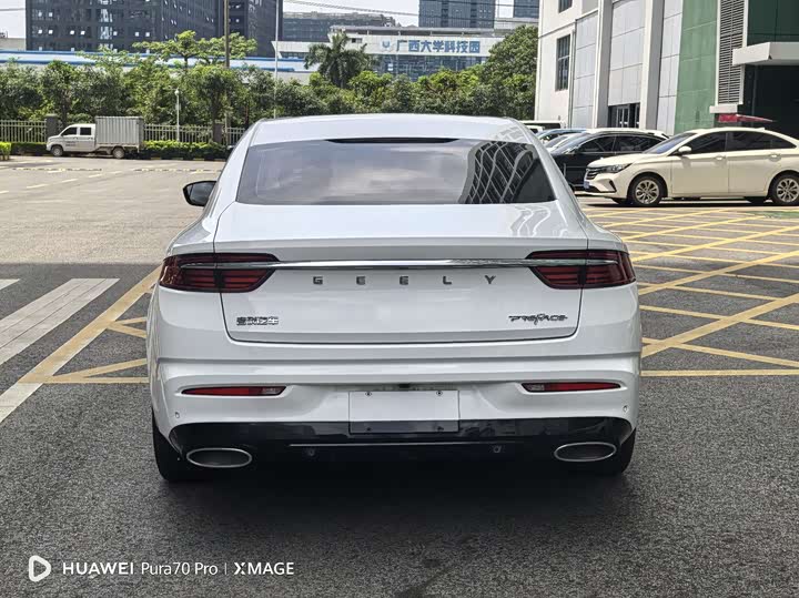 Фото 16 - Geely Preface