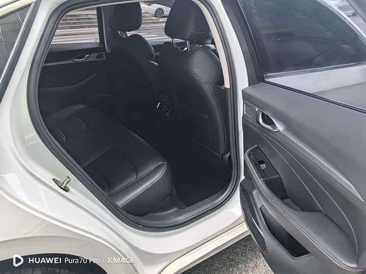 Фото 7 - Geely Preface