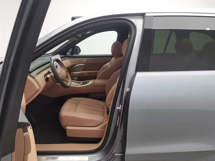 Фото 10 - Nio Onvo L90