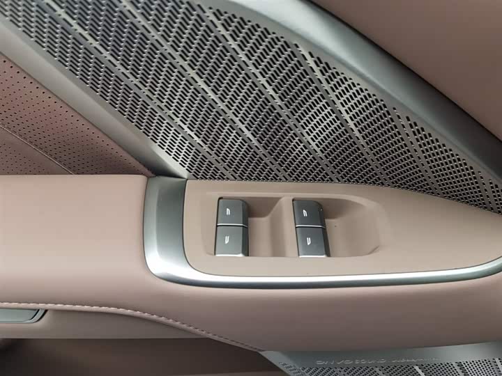 Фото 9 - Nio Onvo L90