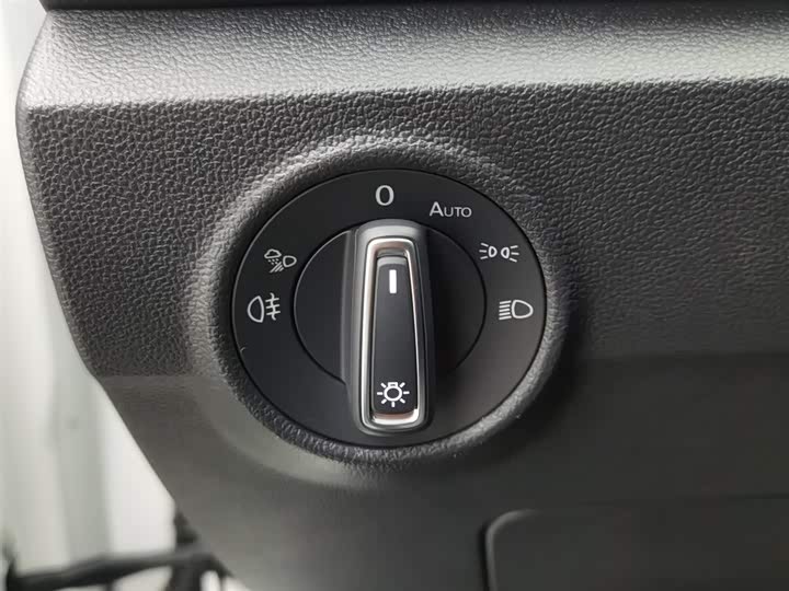 Фото 21 - Volkswagen T-Roc