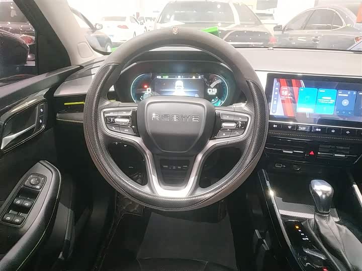 Фото 11 - Roewe i5