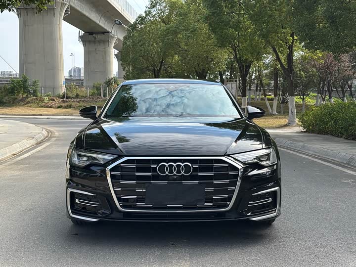 Фото 2 - Audi A6L