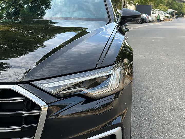 Фото 30 - Audi A6L