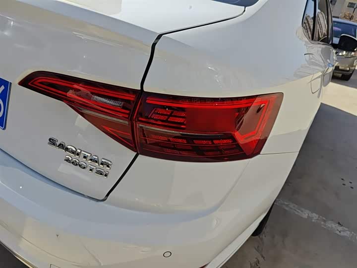 Фото 8 - Volkswagen Sagitar L