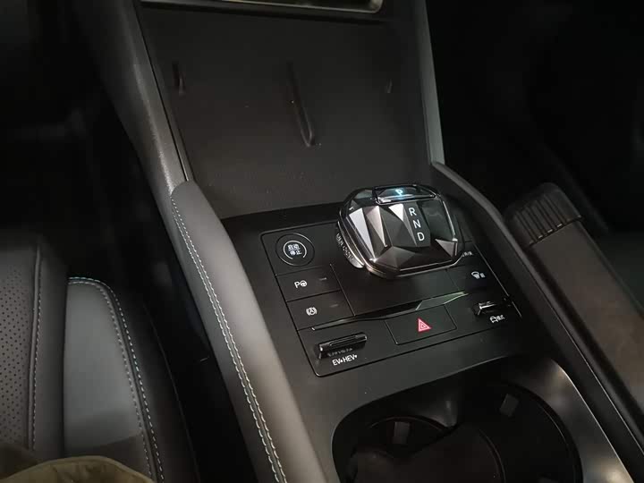 Фото 14 - BYD Qin L