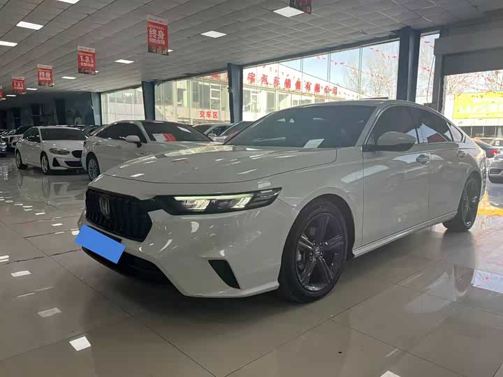 Фото 1 - Honda Inspire