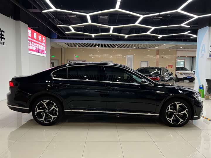 Фото 10 - Volkswagen Magotan