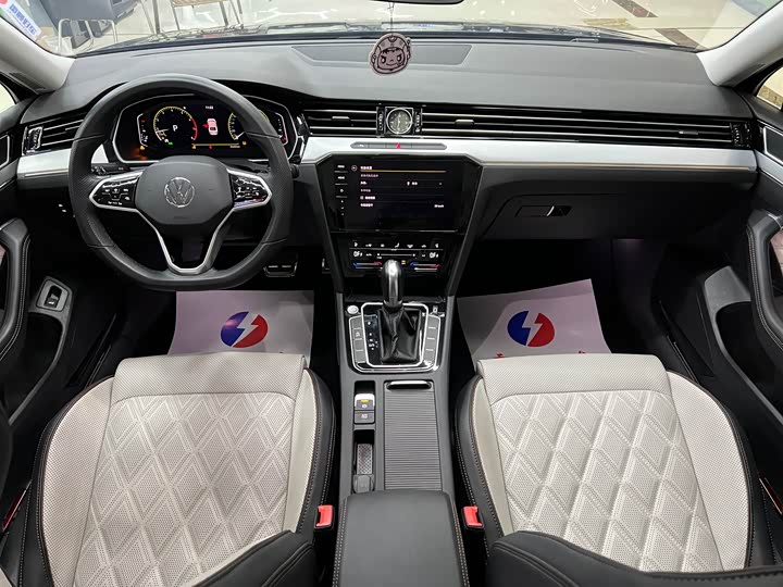 Фото 5 - Volkswagen Magotan