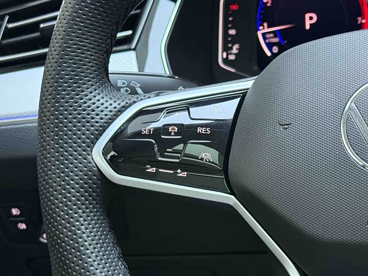 Фото 19 - Volkswagen Magotan