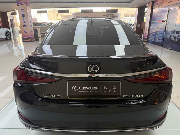 Фото 4 - Lexus ES