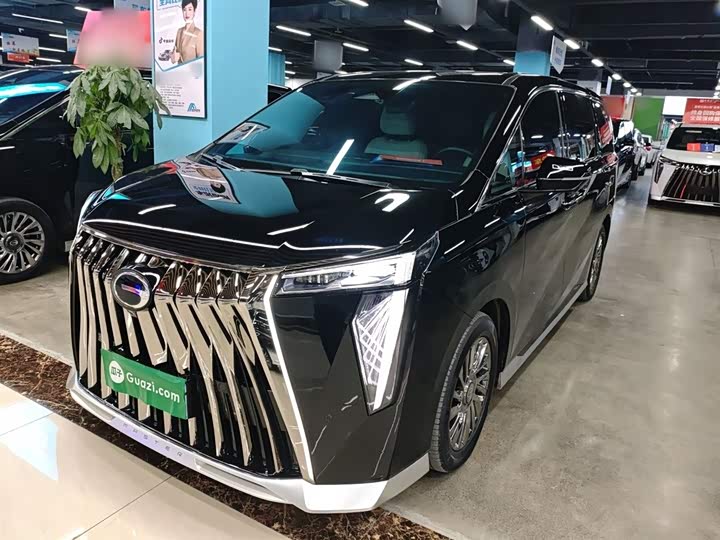 Фото 2 - GAC Trumpchi M8