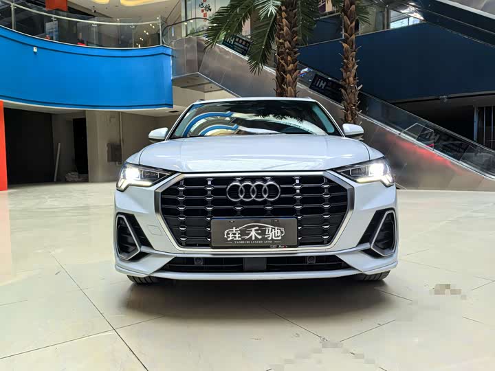 Фото 2 - Audi Q3