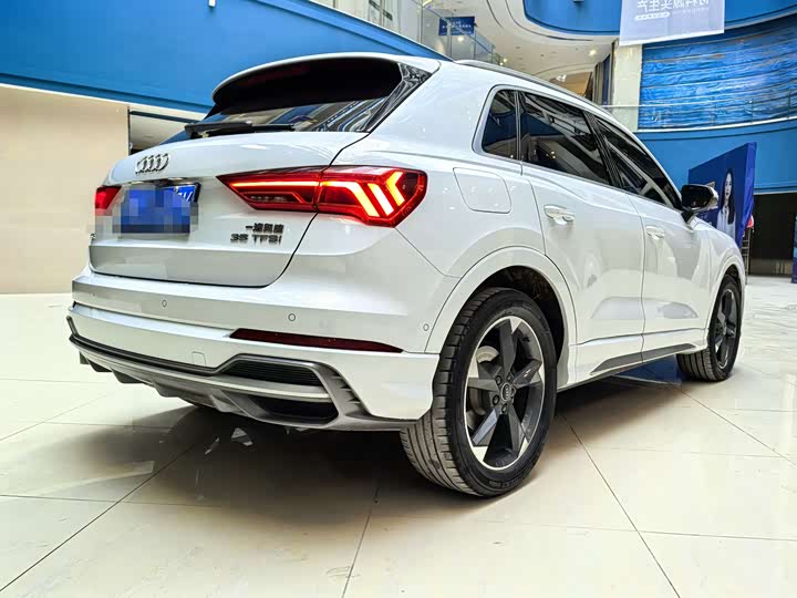 Фото 7 - Audi Q3