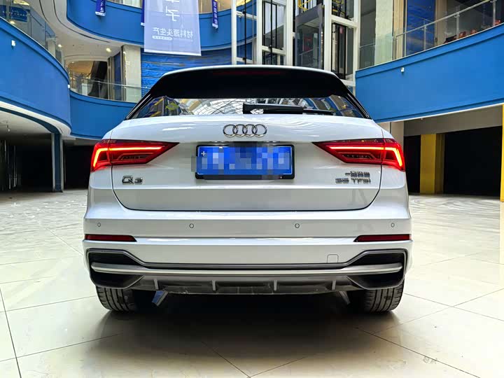 Фото 8 - Audi Q3