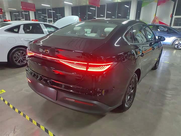 Фото 7 - BYD Seal 05 DM-i Hybrid