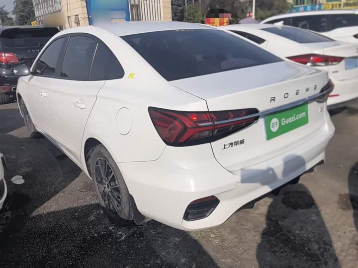 Фото 5 - Roewe i5