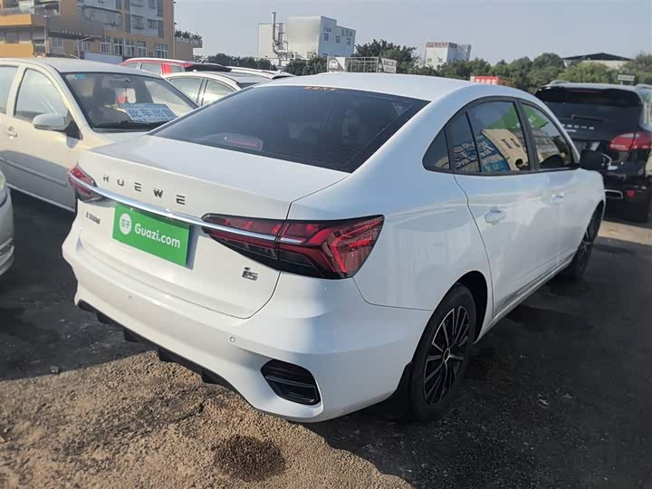 Фото 7 - Roewe i5