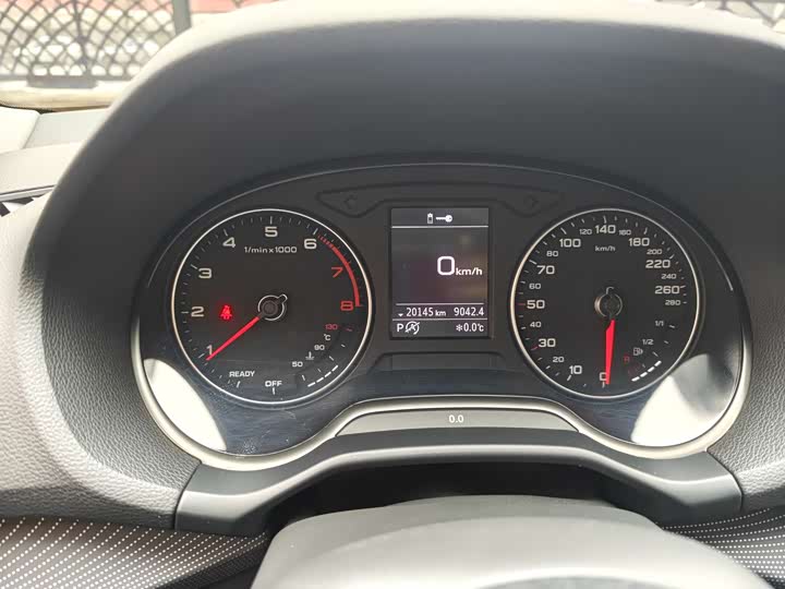 Фото 15 - Audi Q2L