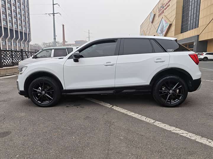 Фото 7 - Audi Q2L