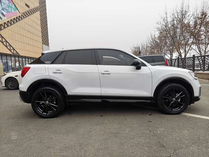 Фото 9 - Audi Q2L