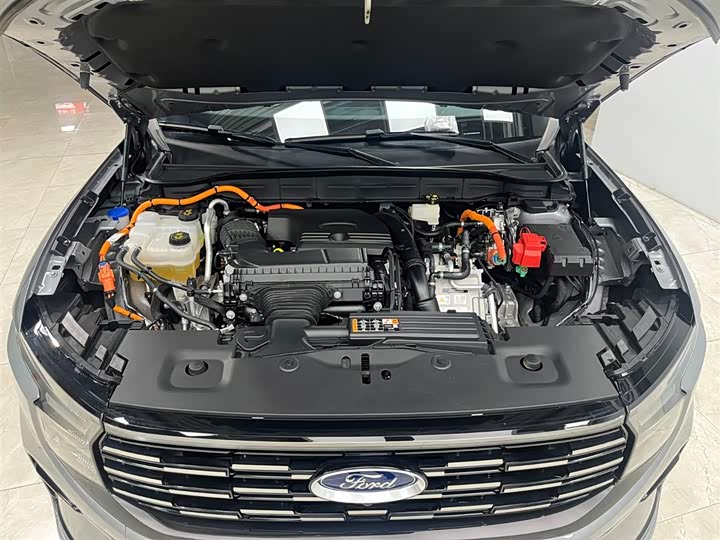 Фото 23 - Ford Edge