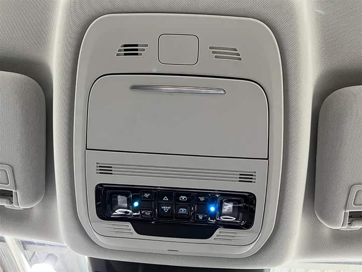 Фото 8 - Ford Edge