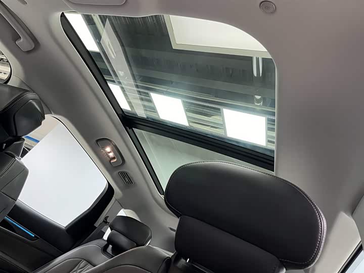 Фото 9 - Ford Edge