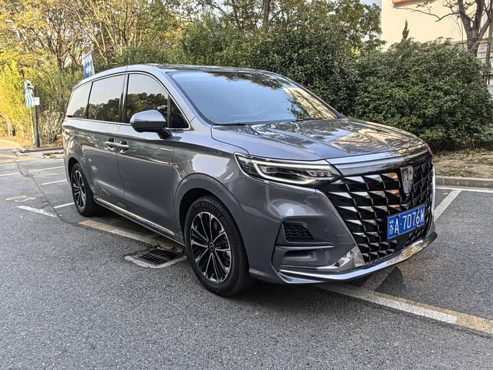 Фото 3 - Roewe iMax 8