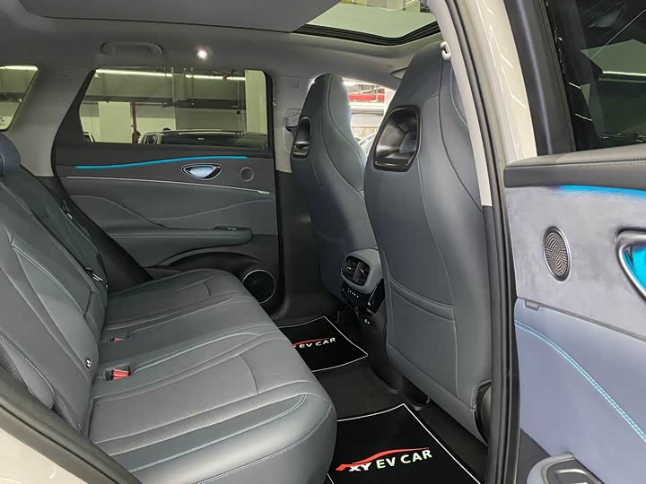 Фото 8 - BYD Sea Lion 07 DM-i Hybrid