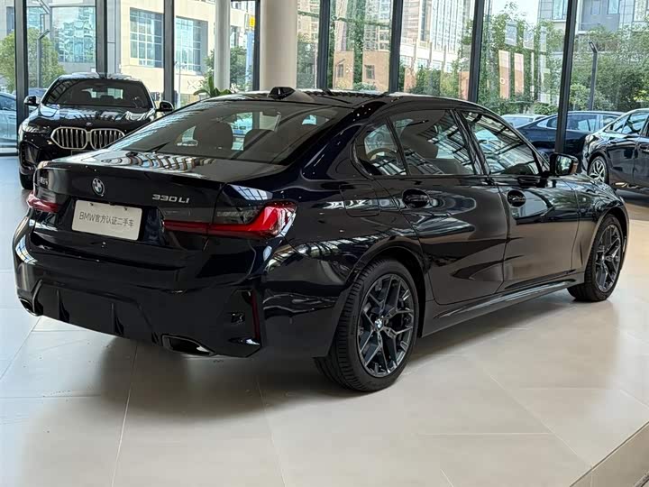 Фото 16 - BMW 3 Series