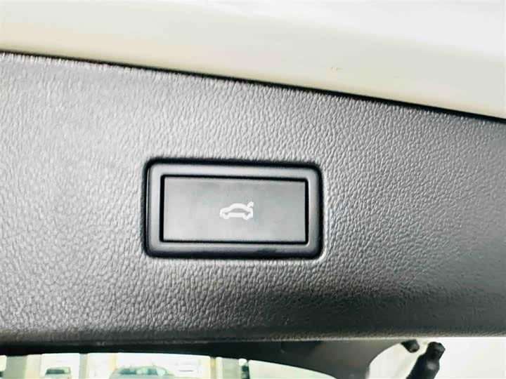 Фото 16 - Volkswagen Tiguan L Pro