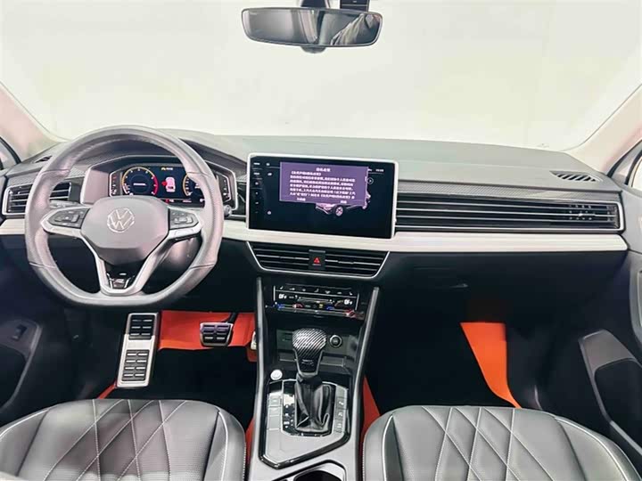 Фото 17 - Volkswagen Tiguan L Pro