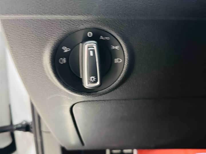 Фото 19 - Volkswagen Tiguan L Pro