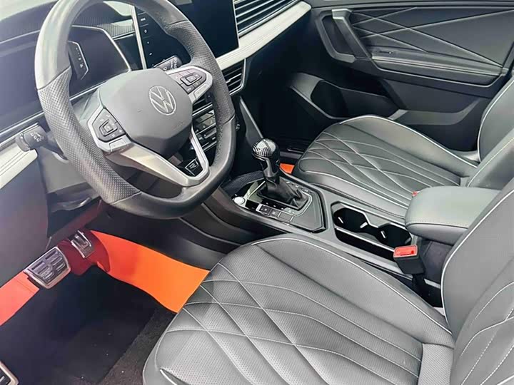 Фото 22 - Volkswagen Tiguan L Pro