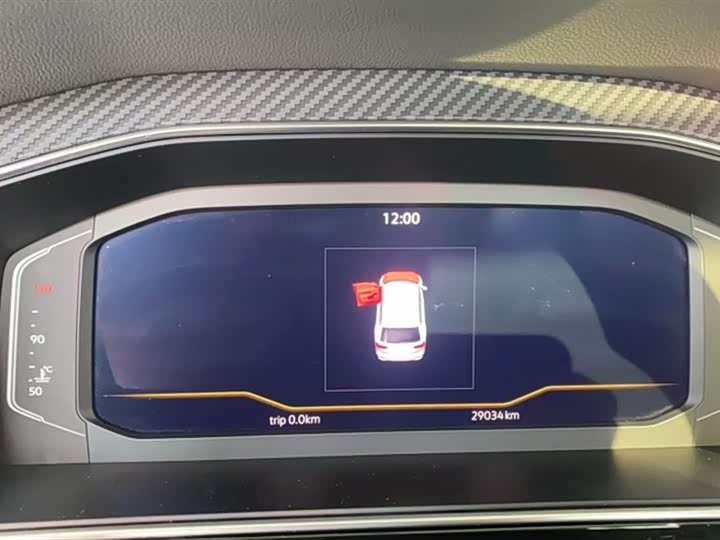 Фото 8 - Volkswagen Tiguan L Pro