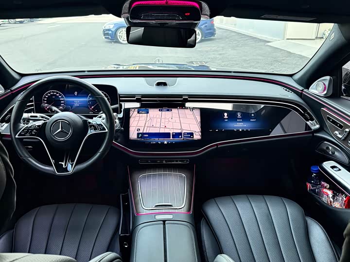 Фото 10 - Mercedes-Benz E-Class