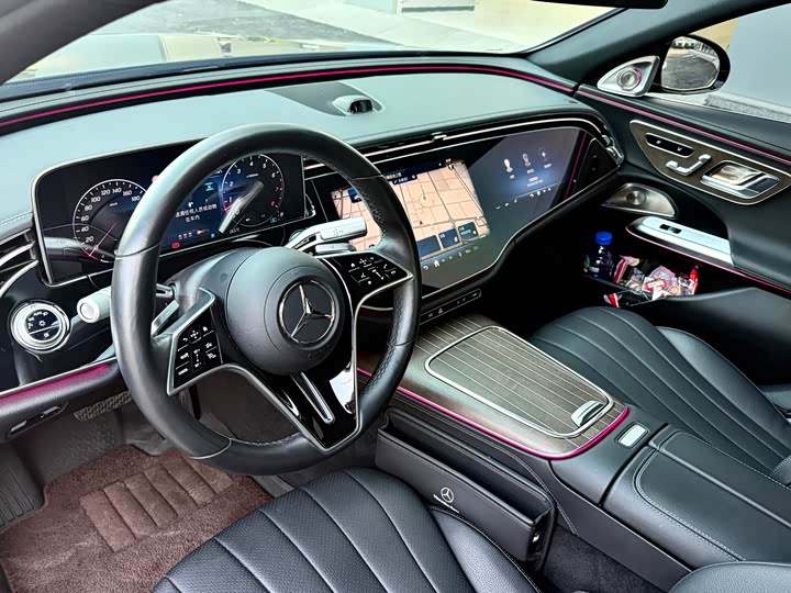 Фото 15 - Mercedes-Benz E-Class